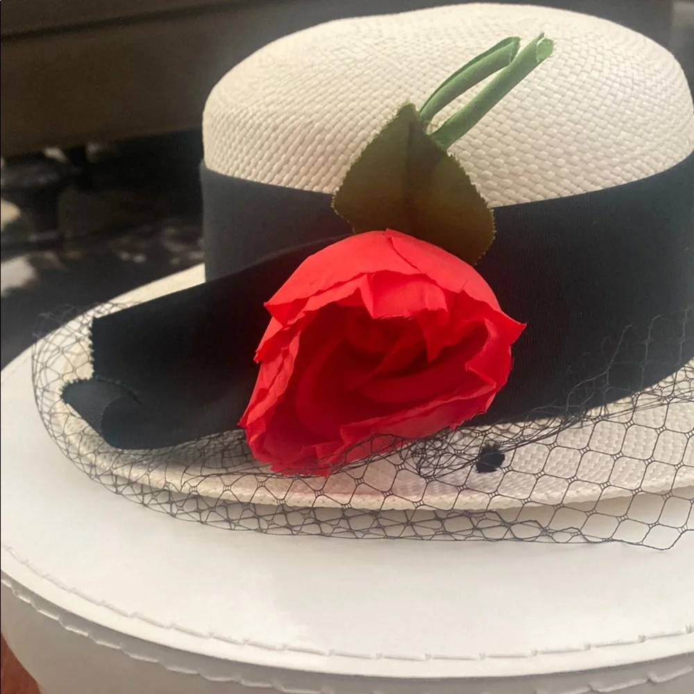 Betmar Black and White Wide-Brimmed Hat